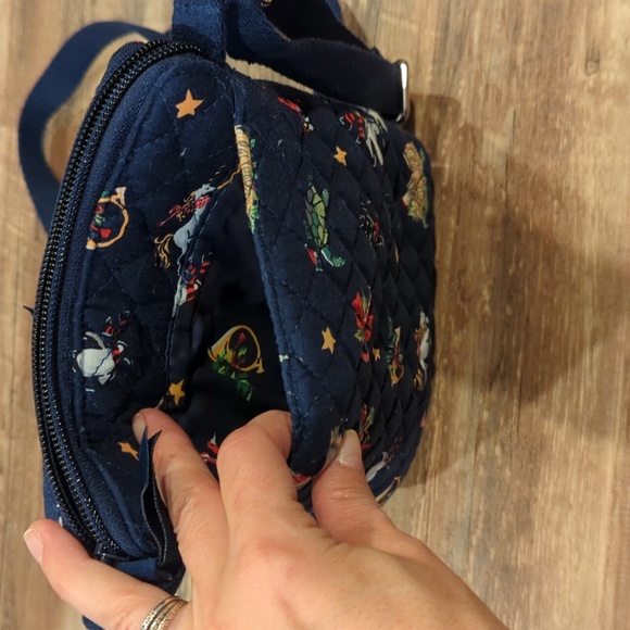 🎄🎅Vera Bradley Christmas mini hipster - Picture 4 of 8